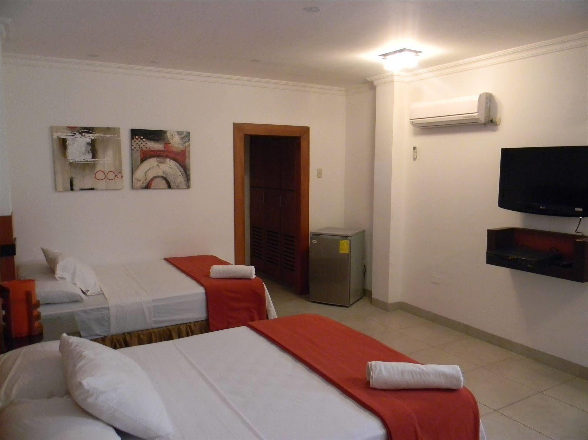 Hoteles En Guayaquil - Suites Guayaquil Cerca Del Aeropuerto Eksteriør billede