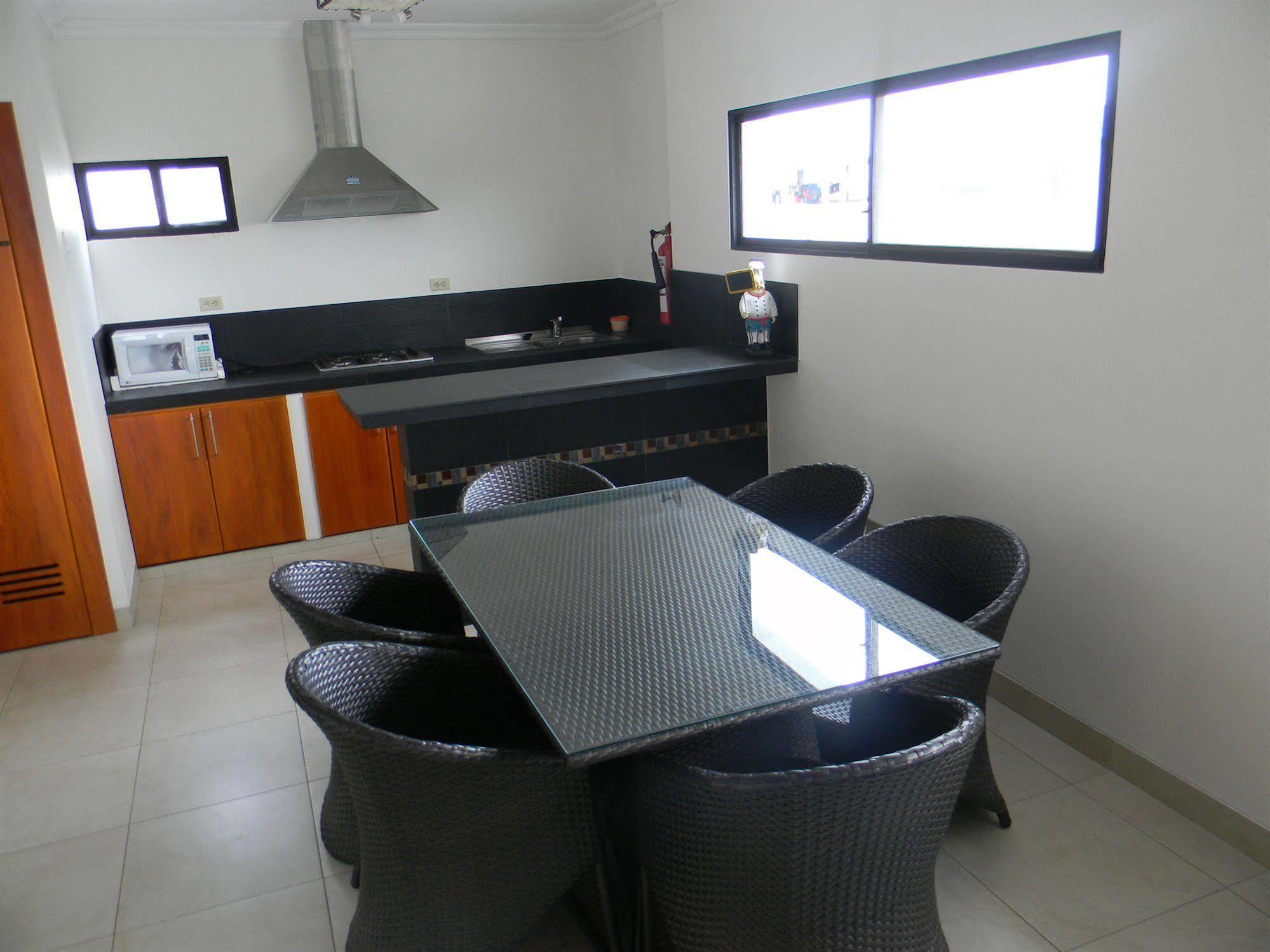 Hoteles En Guayaquil - Suites Guayaquil Cerca Del Aeropuerto Eksteriør billede