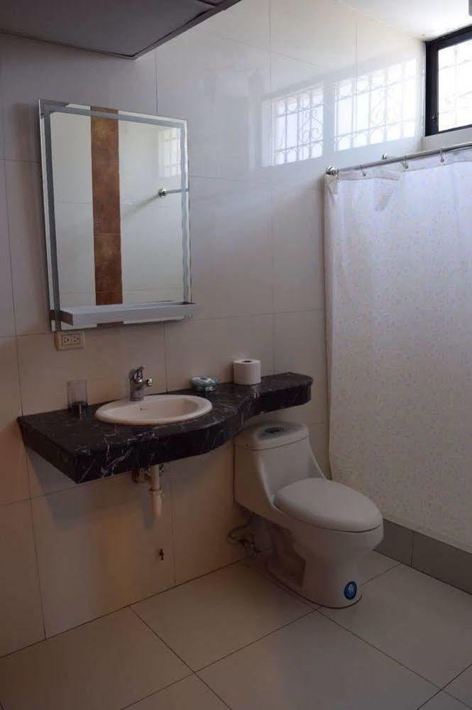 Hoteles En Guayaquil - Suites Guayaquil Cerca Del Aeropuerto Eksteriør billede