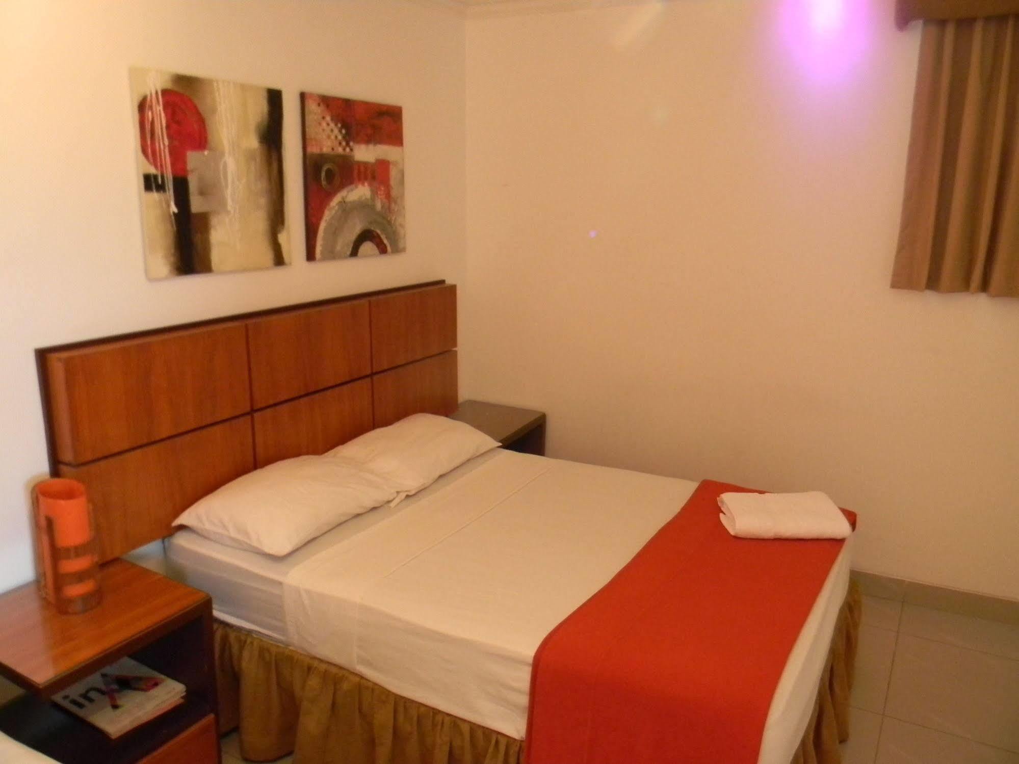 Hoteles En Guayaquil - Suites Guayaquil Cerca Del Aeropuerto Eksteriør billede