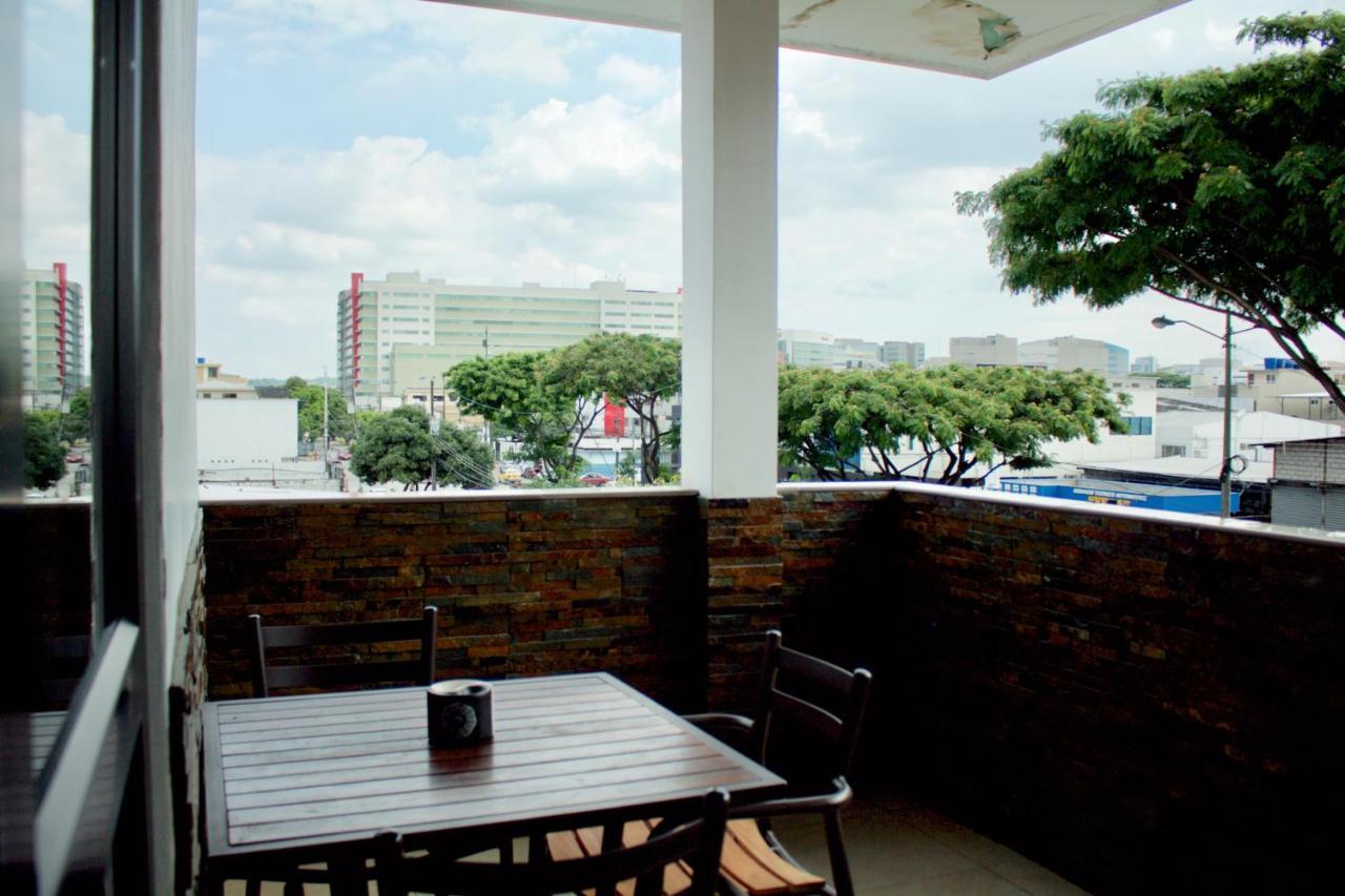 Hoteles En Guayaquil - Suites Guayaquil Cerca Del Aeropuerto Eksteriør billede